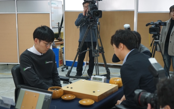 신진서 16연승, KB리그 '전승 신화' 